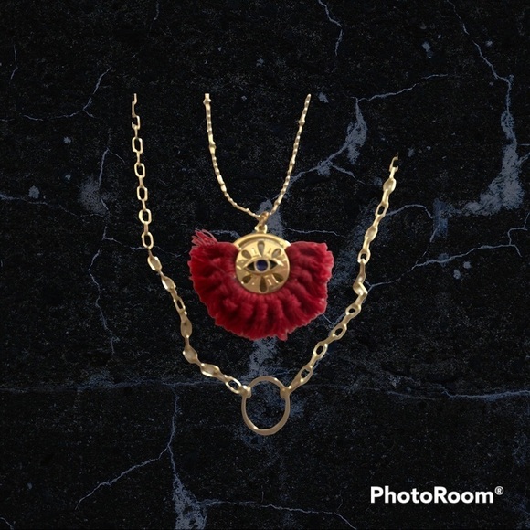 EUC gold toned tassel necklace - Picture 3 of 3